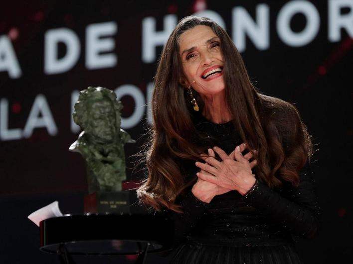 Ángela Molina, protagonista de la noche recibe su Goya de honor