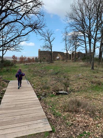 La ermita de San Marcos, abandonada en 1800, es el punto intermedio del Camino de las Raíces