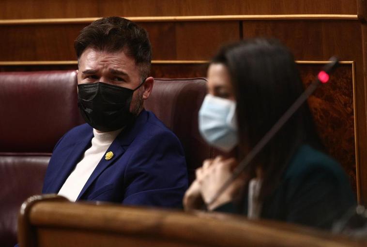 Inés Arrimadas junto a Rufían en el Congreso.