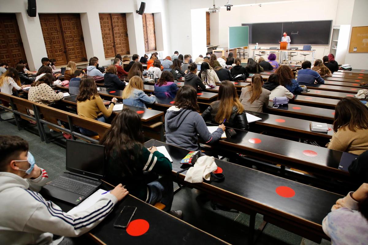 Alumnos de la Universidad de Salamanca en clase.