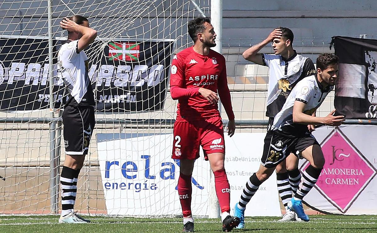 Imagen del encuentro entre el Unionistas y la Cultural Leonesa.