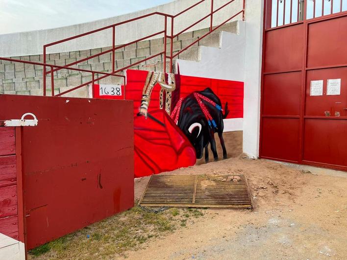 Otra de las obras en el interior del coso, en el acceso a la grada.