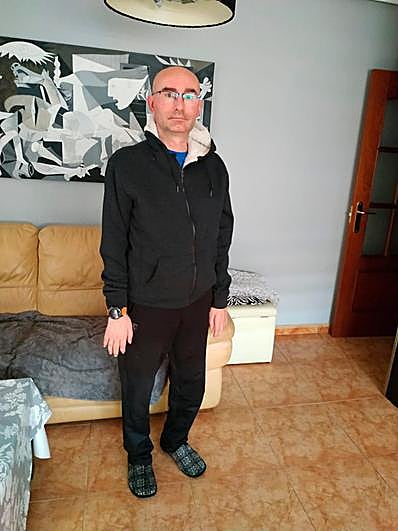 El salmantino Rafael, enfermo de ELA, fuera de los grupos de vacunación.