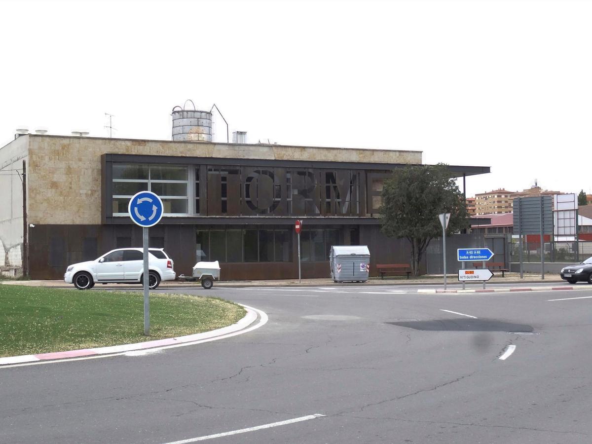 Edificio del Centro de Emprendimiento y Formación Tormes+ en Tejares para el impulso de ideas empresariales.
