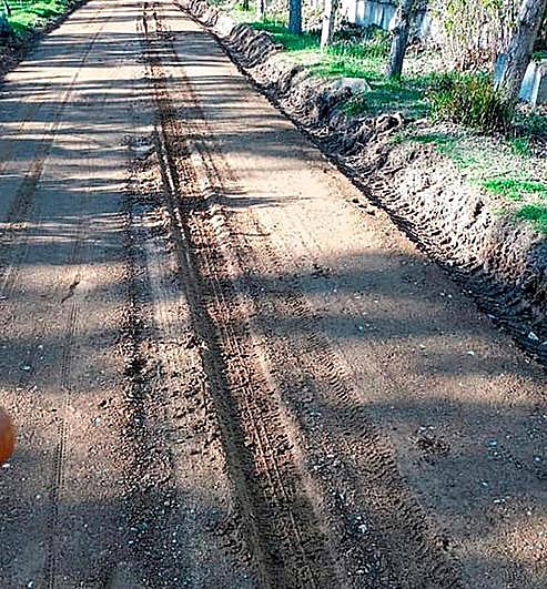 Estado en el que ha quedado el camino de la ribera en Villamayor.