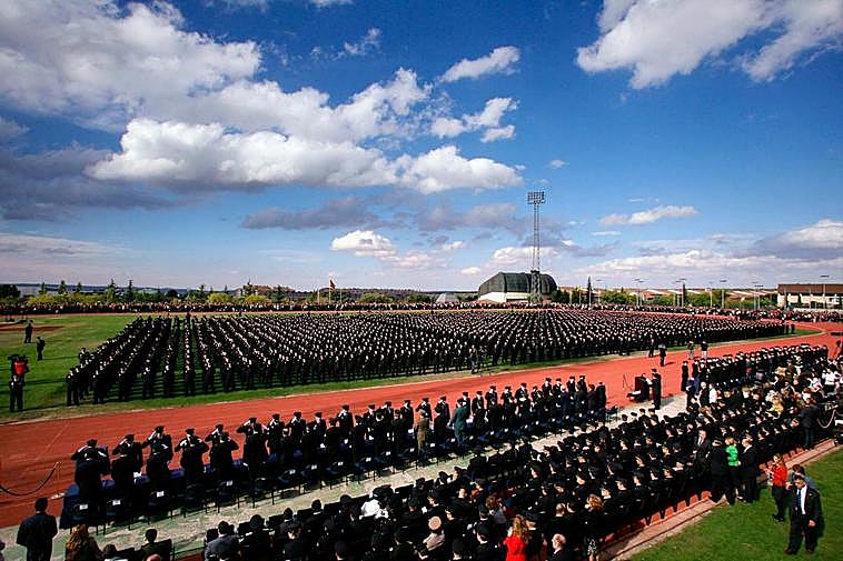 Graduación en la Escuela de Policía de Ávila.