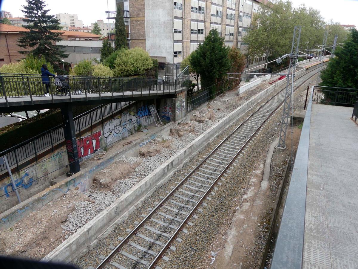 Imagen del apeadero de La Alamedilla, con las obras detenidas.