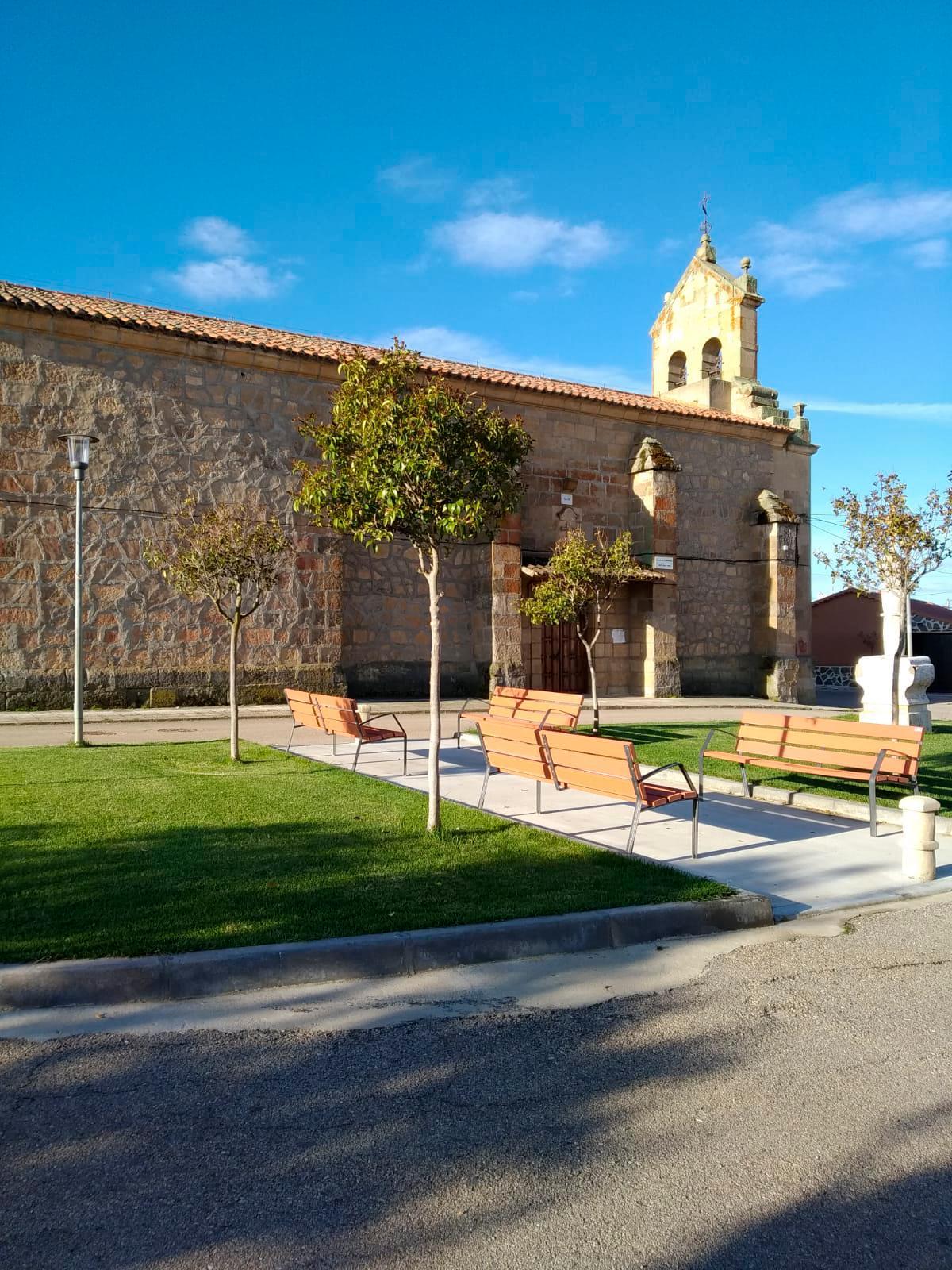 Uno de los parques reformados de Parada de Arriba.