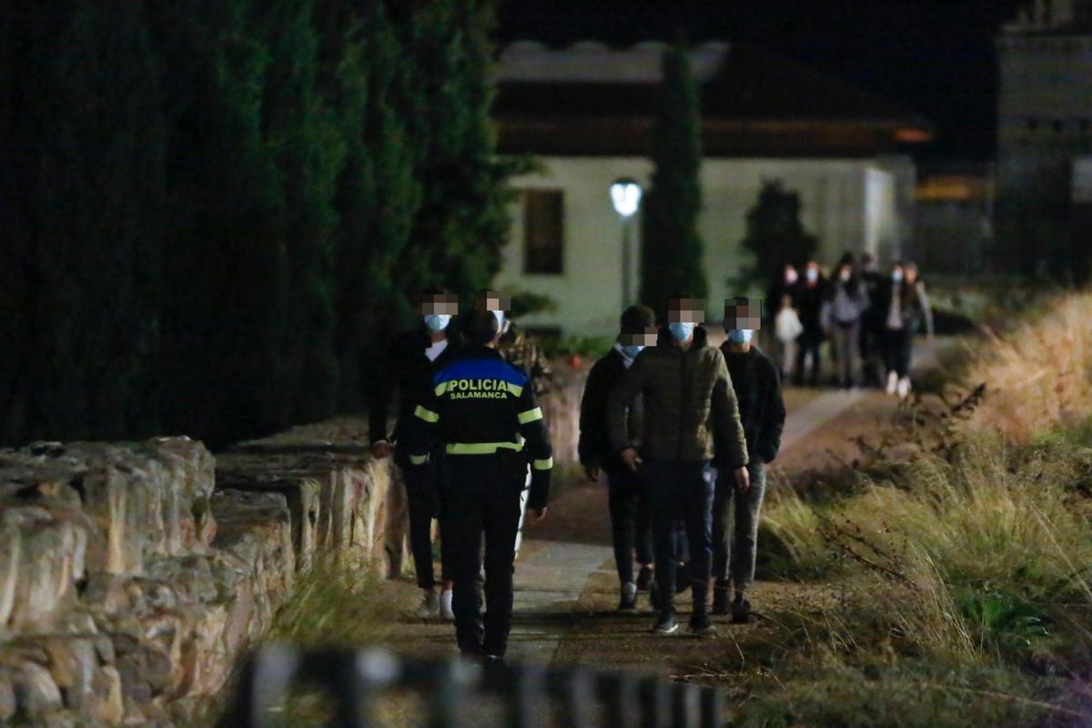 Botellón en la zona del botánico.