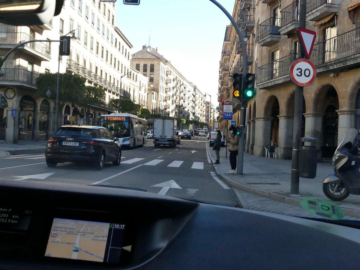 Ya es posible recorrer Gran Vía a 30 km/hora con todos los semáforos en verde.