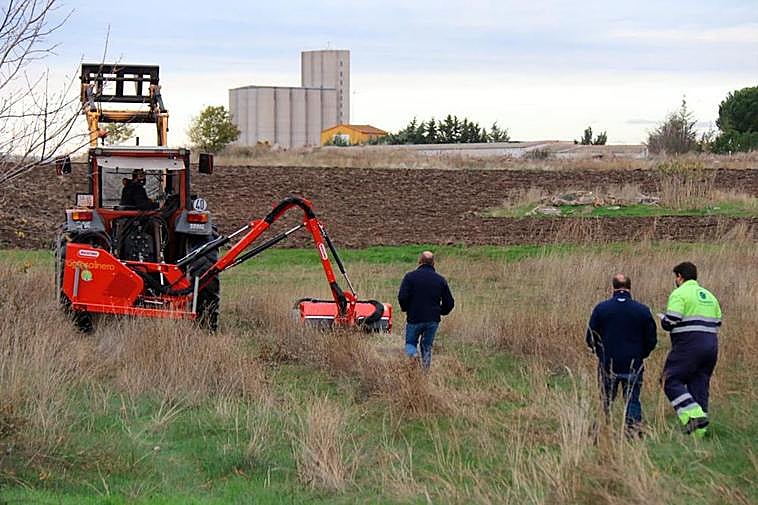 La última adquisición de la mancomunidad ha sido una desbrozadora