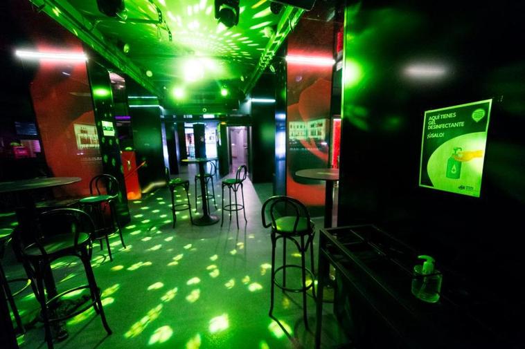 Interior de una discoteca.