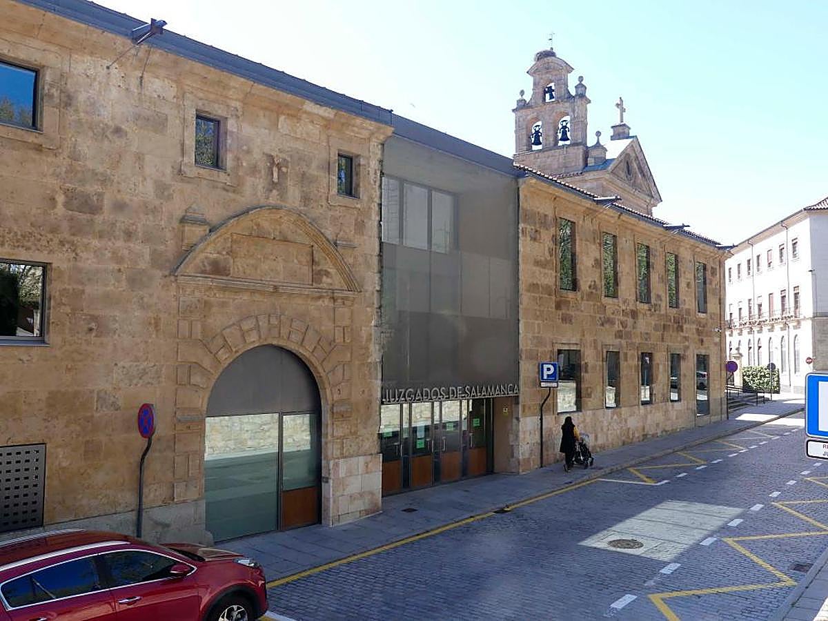 Entrada de los juzgados de Salamanca