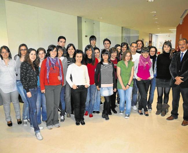 Estudiantes de la primera promoción de Biotecnología en el año 2009.