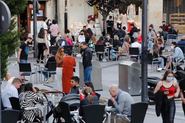 Ambiente en las terrazas de Salamanca