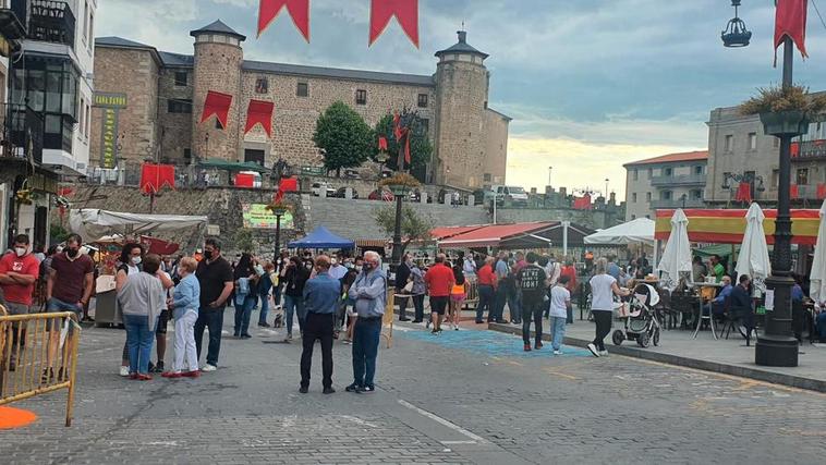 Imagen de las dos terrazas existentes en la Plaza Mayor de Béjar.