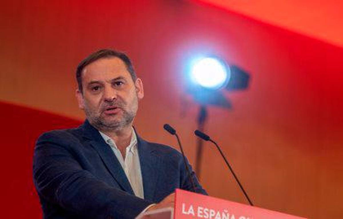 Jose Luis Ábalos ha defedndido lso indultos en el acto de Sevilla.