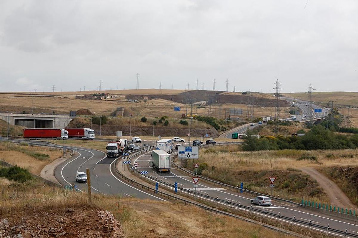 La glorieta de Buenos Aires, en la que confluye el tráfico procedente de las Autovías de Castilla y de la Plata.