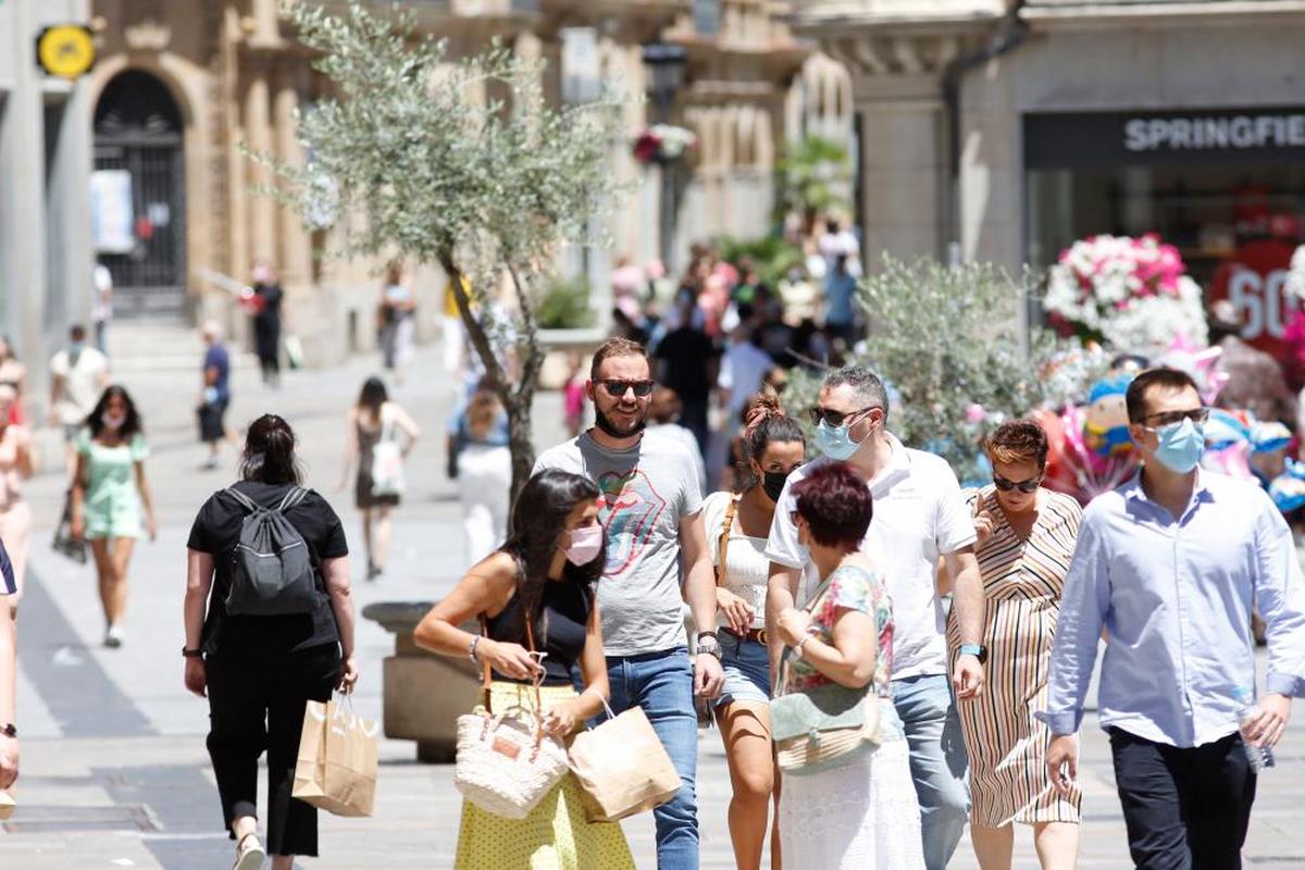 Algunas optaron por la mascarilla en la barbilla.