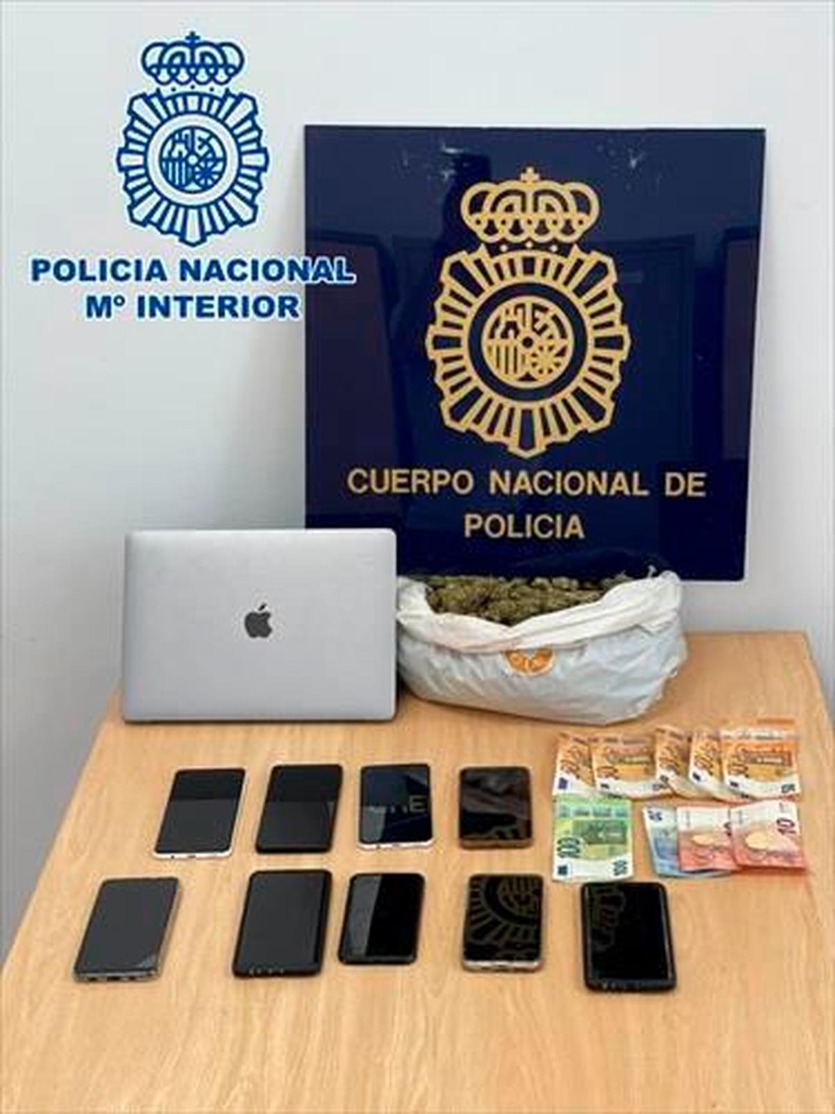 Material incautado por la Policía a la banda