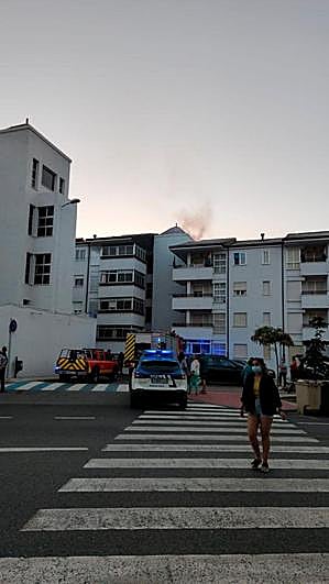 Estampa del fuego en la zona superior del edificio.
