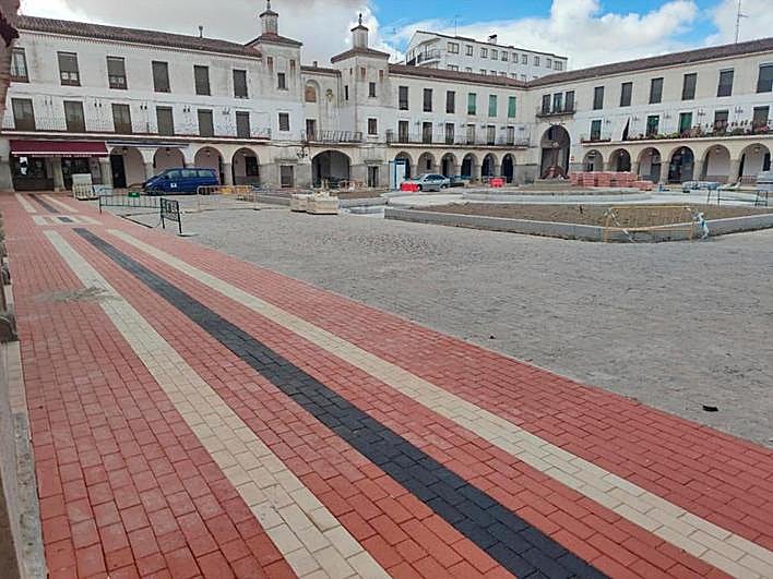 La baja en la adjudicación del proyecto ha permitido mejorar el proyecto de la emblemática plaza Nueva.  FOTOS: TRISOL
