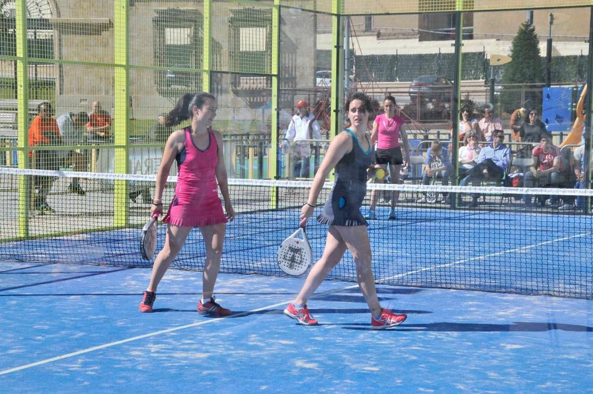 Partido de pádel celebrado en la Plaza de la Concordia