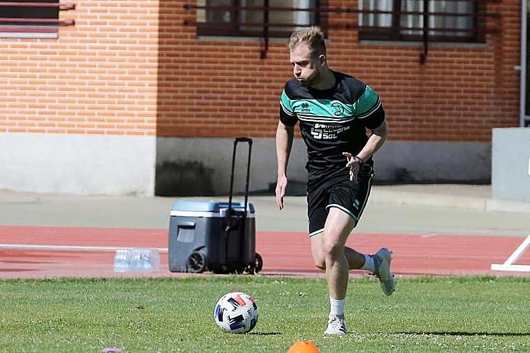 Edu Cortina en una sesión de recuperación con el Unionistas