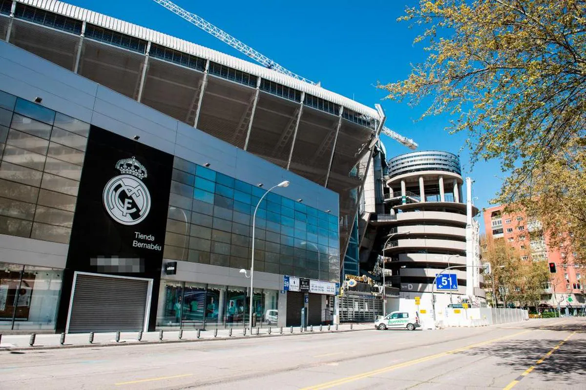 El estadio Santiago Bernabéu sigue sus obras de cara a estar listo a finales de 2022.