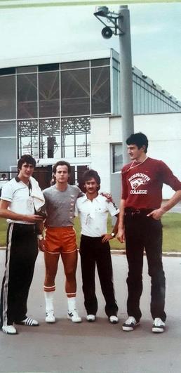 Ángel -con bigote-  junto con Agustín (portero del Real Madrid), Corbalán y Romay.