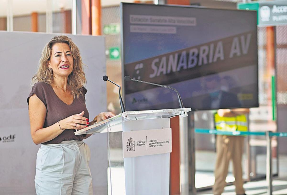 La nueva ministra de Transportes, Raquel Sánchez, esta semana en su visita a Sanabria.