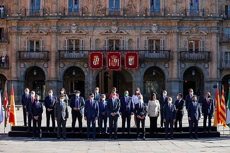 Sánchez y los líderes autonómicos han difundido fotos de los monumentos de la ciudad en sus redes sociales.