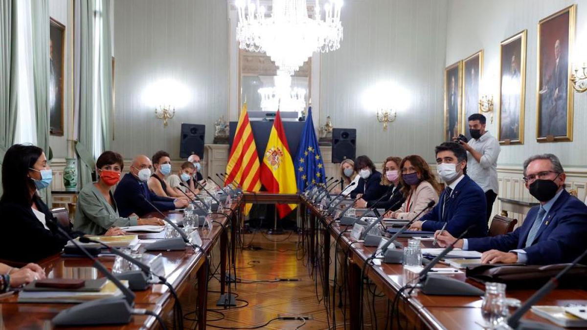 Imagen de la reunión bilateral entre el Gobierno y Cataluña