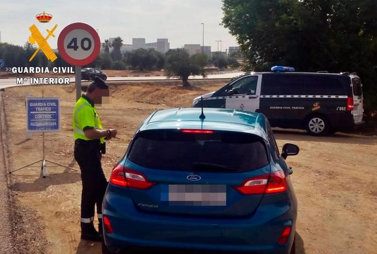 Guardia Civil de Tráfico en un control.