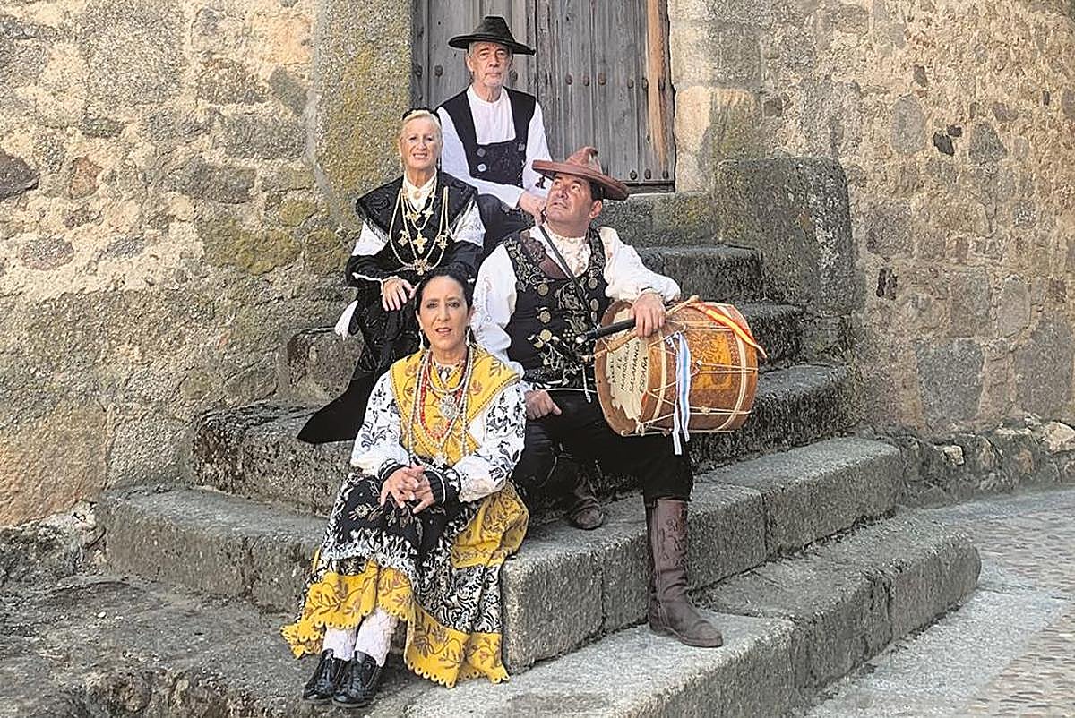 El Mariquelo, María Bufalaca, Luisa Novillo y Víctor Hernández durante el desarrollo de la iniciativa.