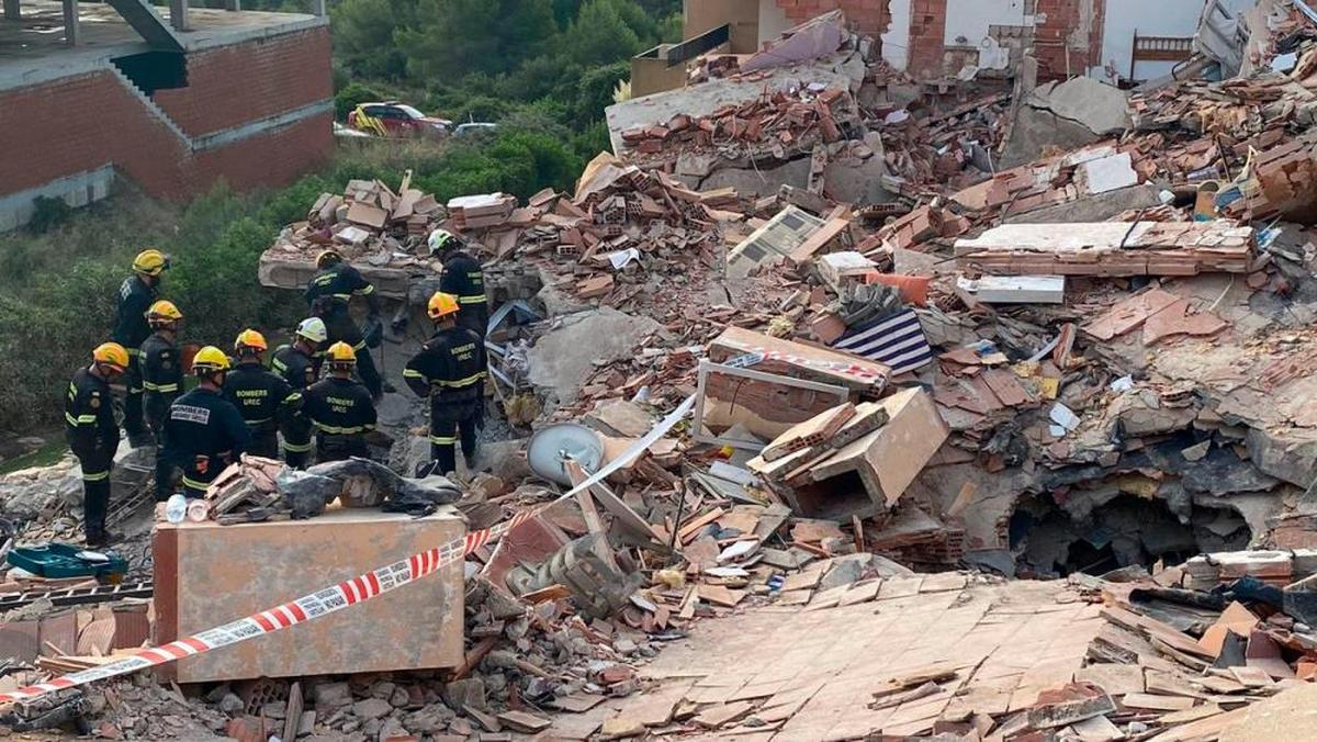 Labores de búsqueda en la zona derrumbada.