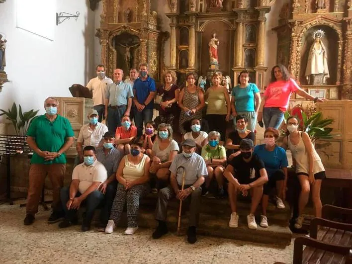 Los vecinos de Puebla de Yeltes ponen a punto su iglesia