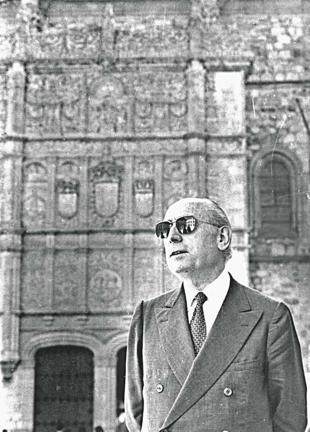 Enrique Tierno Galván en la Universidad de Salamanca.