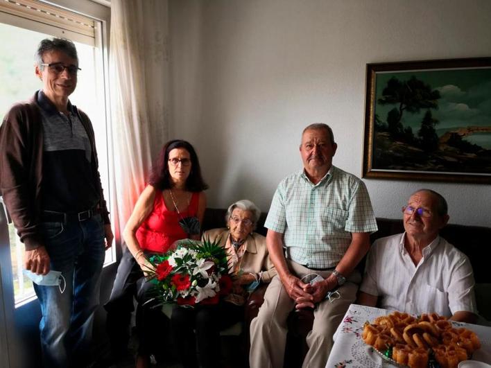 Montemayor del Río rinde homenaje a su centenaria