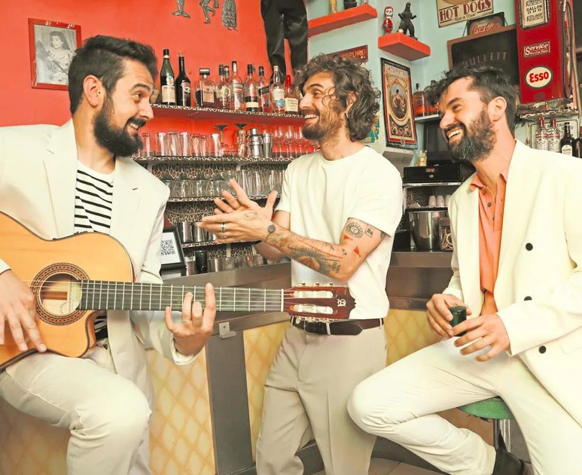 Félix Vígara, Héctor Lacosta y Alberto Vallecillo forman el grupo musical “Tu Otra Bonita”.