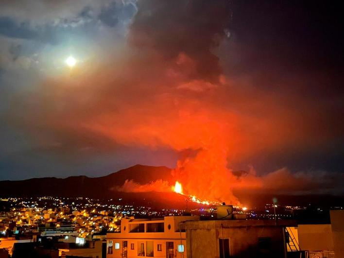 Fotografía tomada por el salmantino David Gómez desde la azotea de su vivienda en Los Llanos de Aridane.