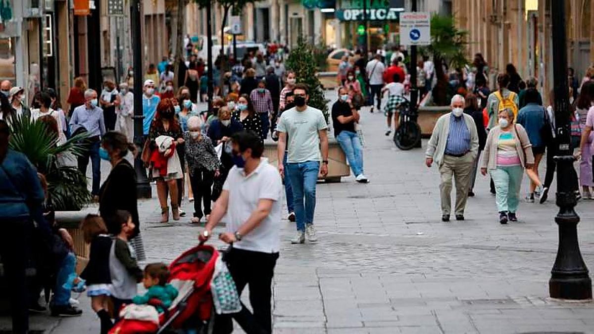 Ambiente en la salmantina calle Toro.
