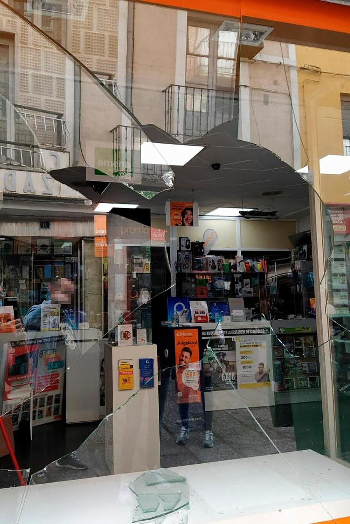 Estado en el que quedó el escaparate.