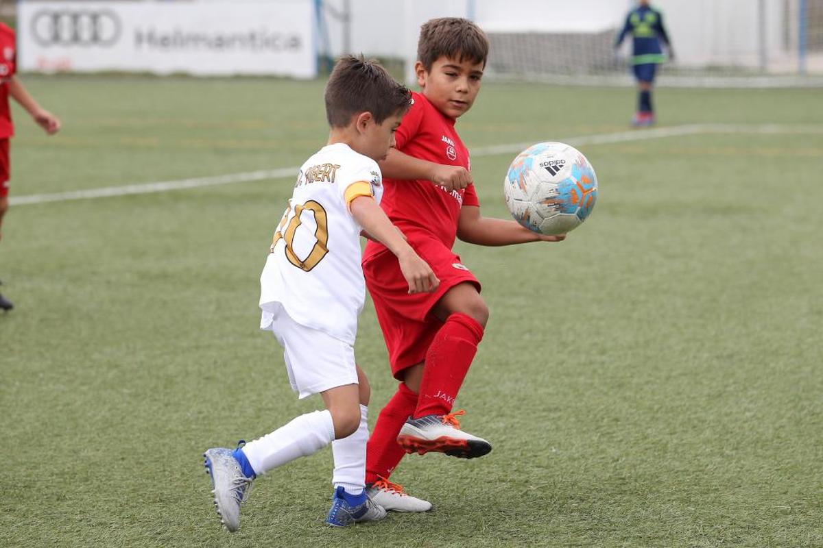 Imagen del partido entre el Hergar y el Ribert de prebenjamines.