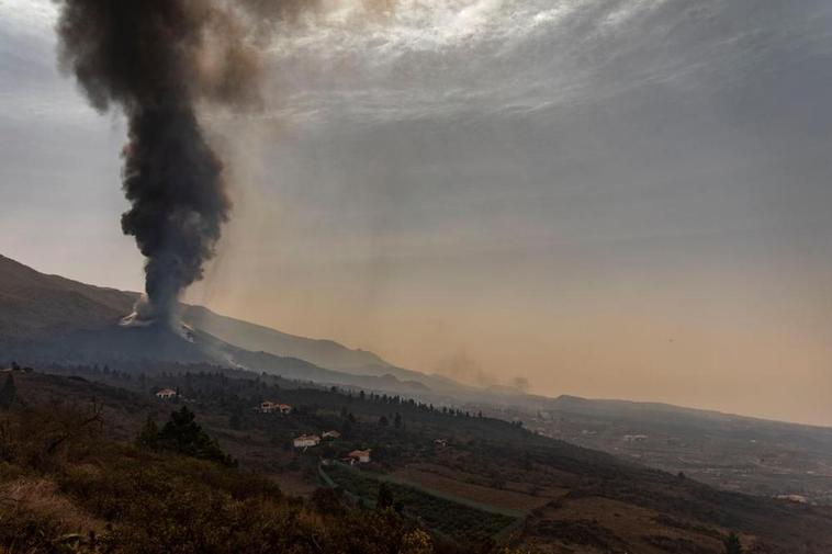 Volcán de La Palma: Ordenan el confinamiento de nuevos barrios por la mala calidad del aire