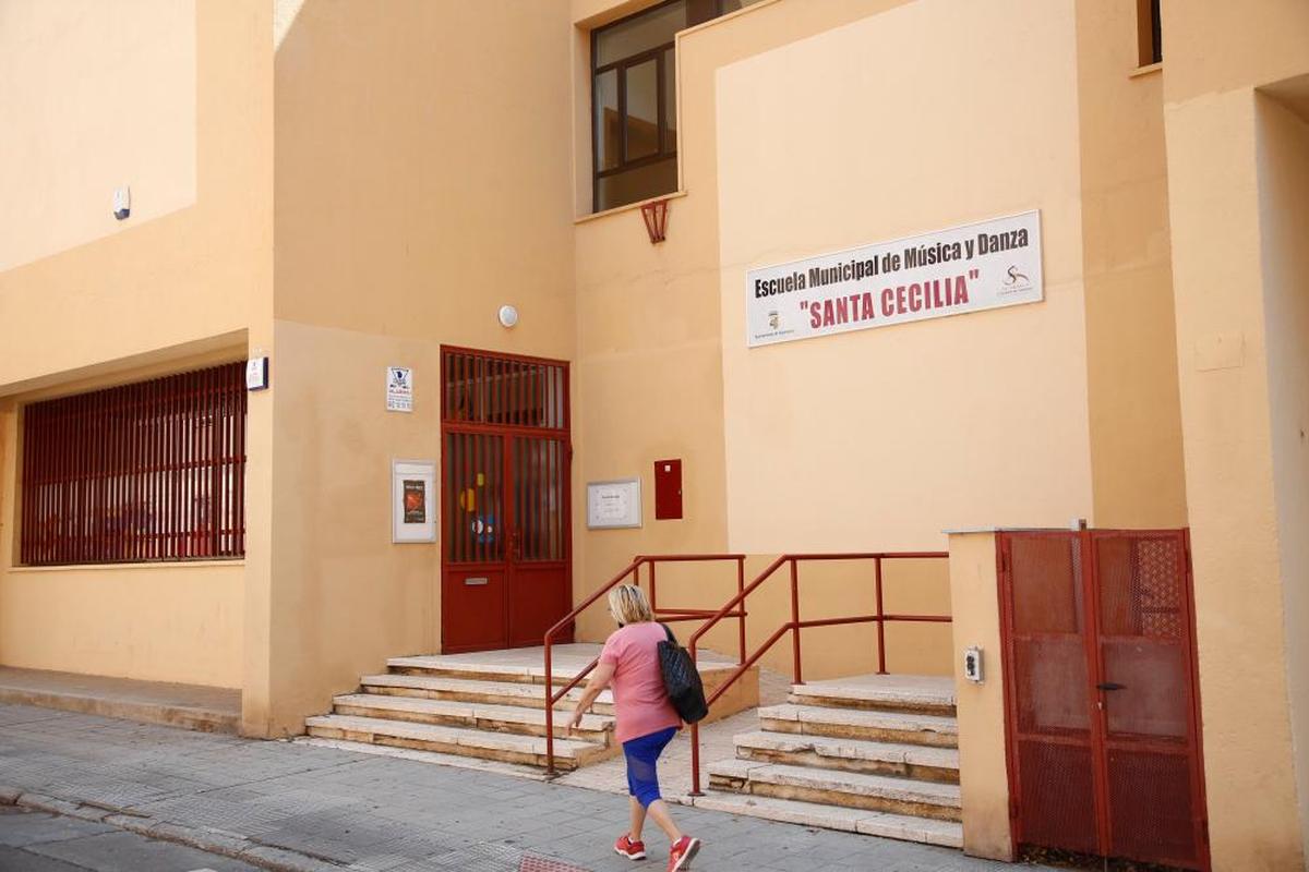 Entrada de la Escuela Municipal de música Santa Cecilia