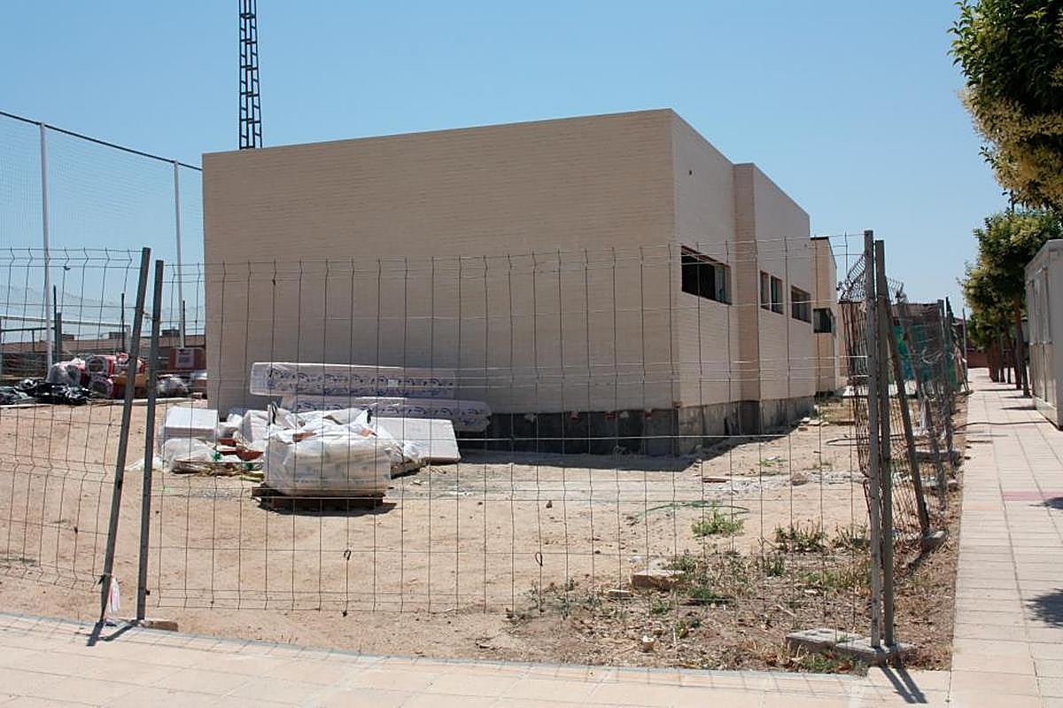 Los edificios del Aula de Deportes que se están construyendo en la zona deportiva Vicente del Bosque.