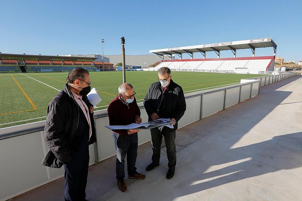 El concejal de Fomento, Fernando Carabias, junto a los técnicos municipales Ángel Capellán y Miguel Blanco.