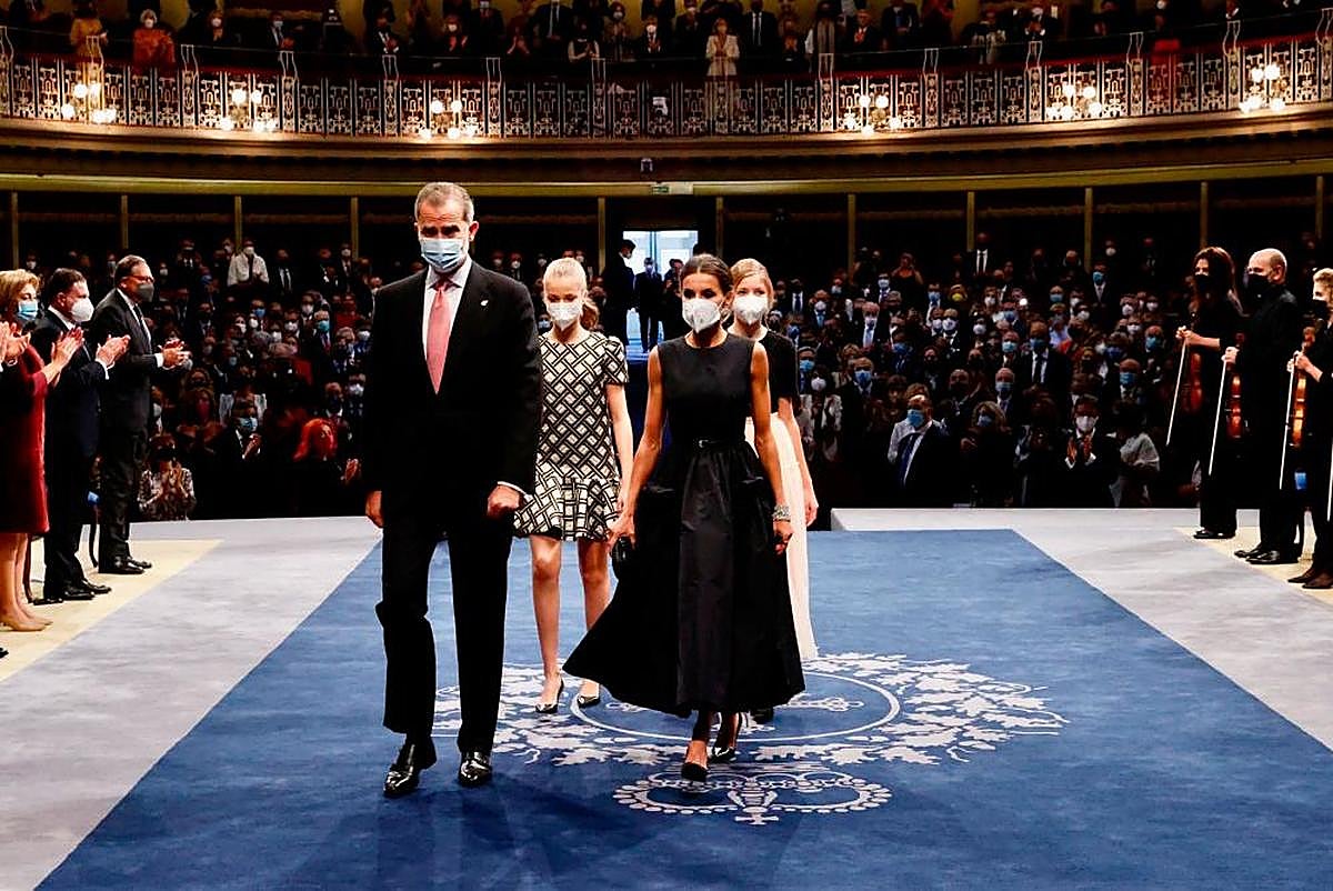 Los reyes Felipe VI y Letizia, junto a sus hijas