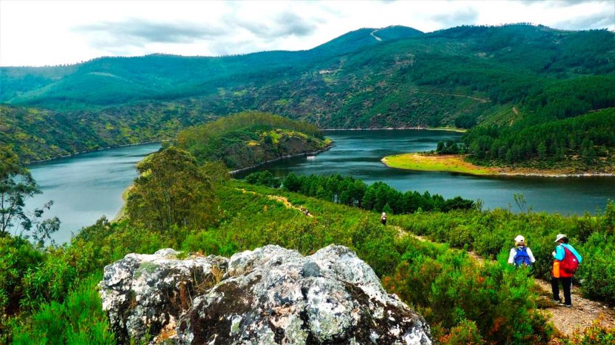 Sotoserrano pone al alcance del senderista un entorno natural excepcional